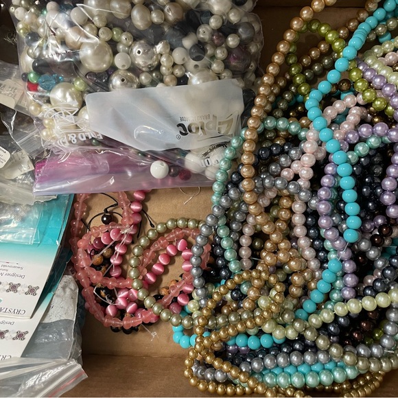 Colorful Bead Strands for Jewelry Making bulk misc all beads. Lot 1 - Picture 5 of 5
